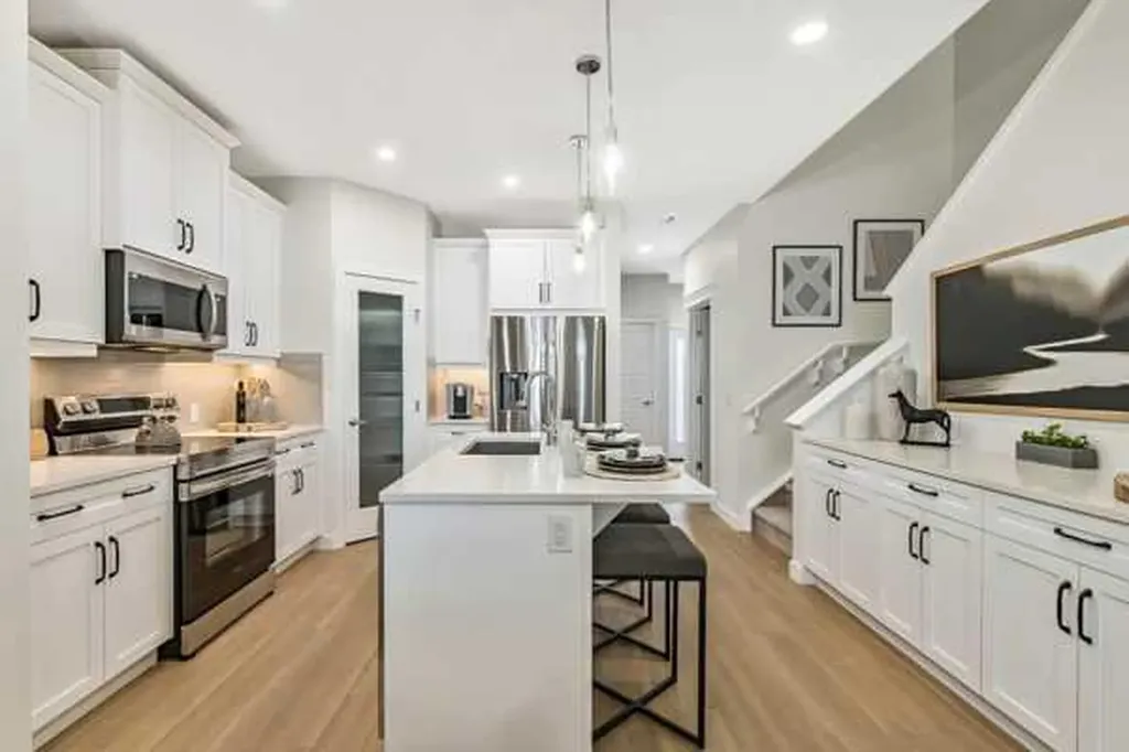 1324 Alpine Avenue SW Calgary AB T2Y1H8