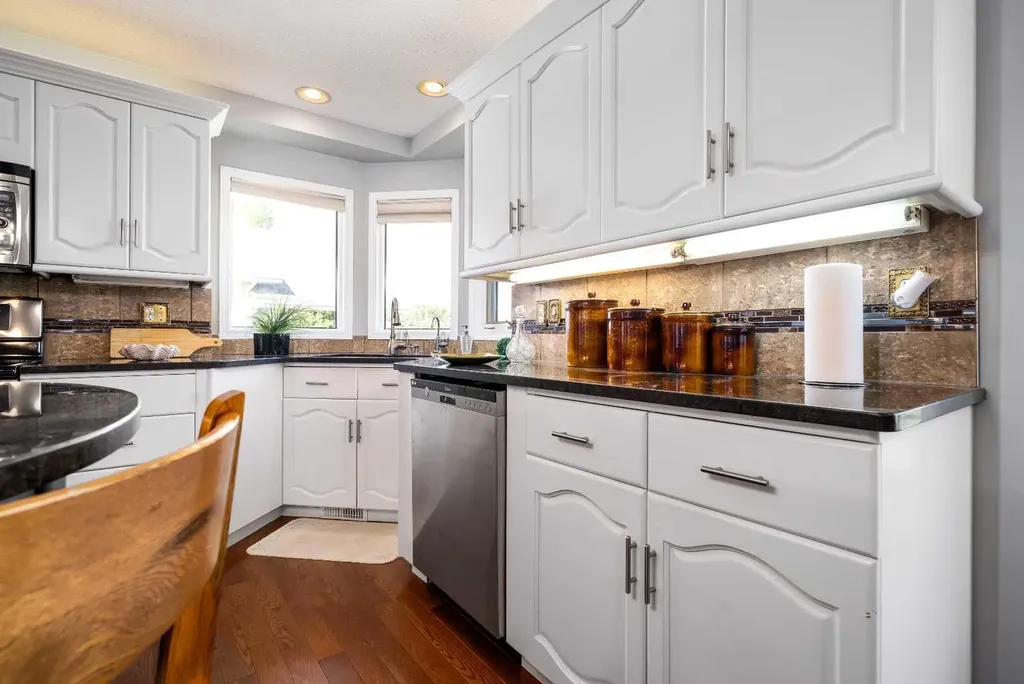 3023 Cottonwood Way SW Medicine Hat AB T1B 4J6