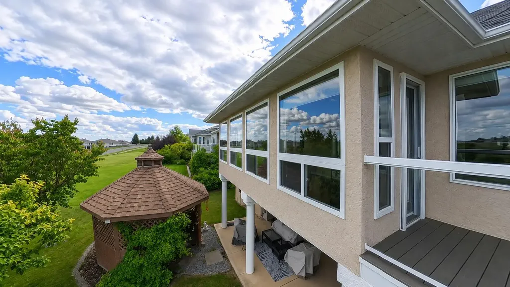 3023 Cottonwood Way SW Medicine Hat AB T1B 4J6