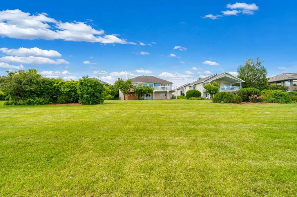 3023 Cottonwood Way SW Medicine Hat AB T1B 4J6