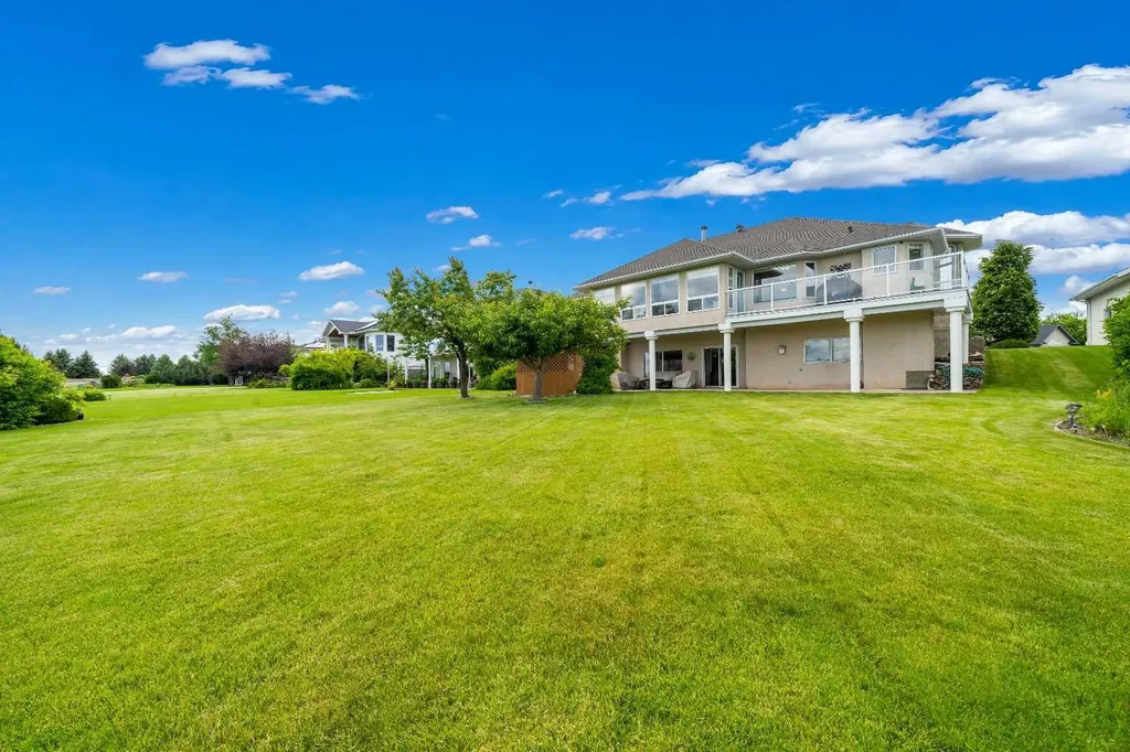 3023 Cottonwood Way SW Medicine Hat AB T1B 4J6