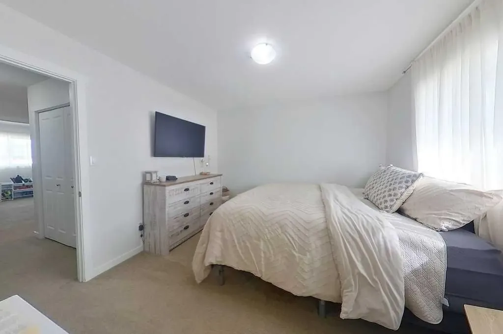 345 17 Street E Brooks AB T1R 1R3