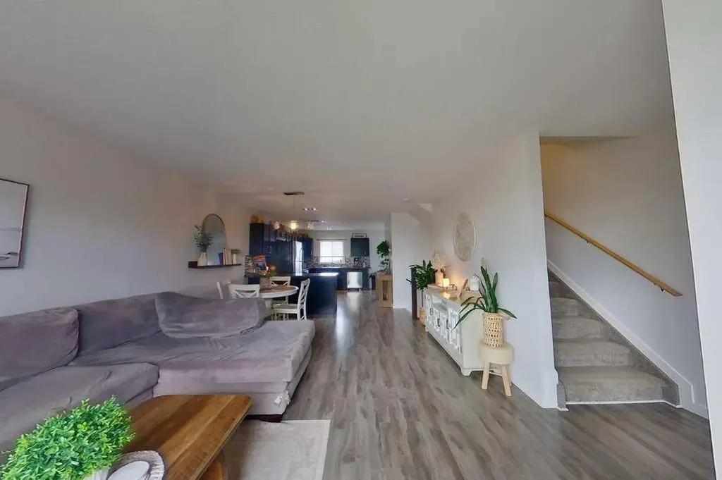 345 17 Street E Brooks AB T1R 1R3