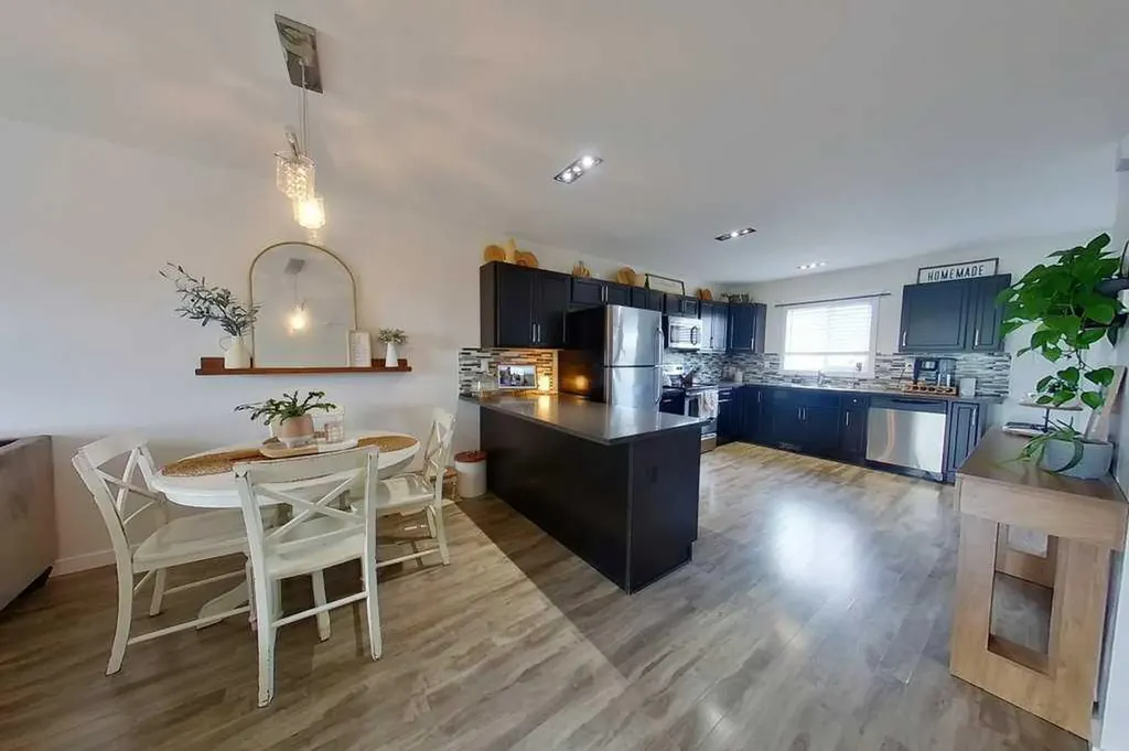 345 17 Street E Brooks AB T1R 1R3