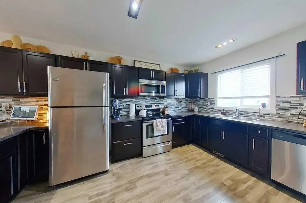 345 17 Street E Brooks AB T1R 1R3
