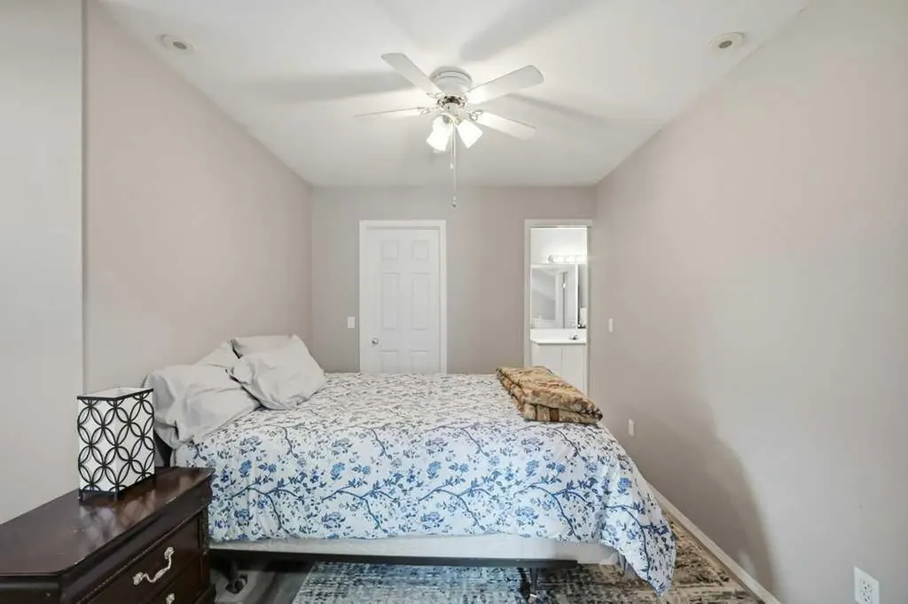 223B 3 Street SW Sundre AB T0M 1X0