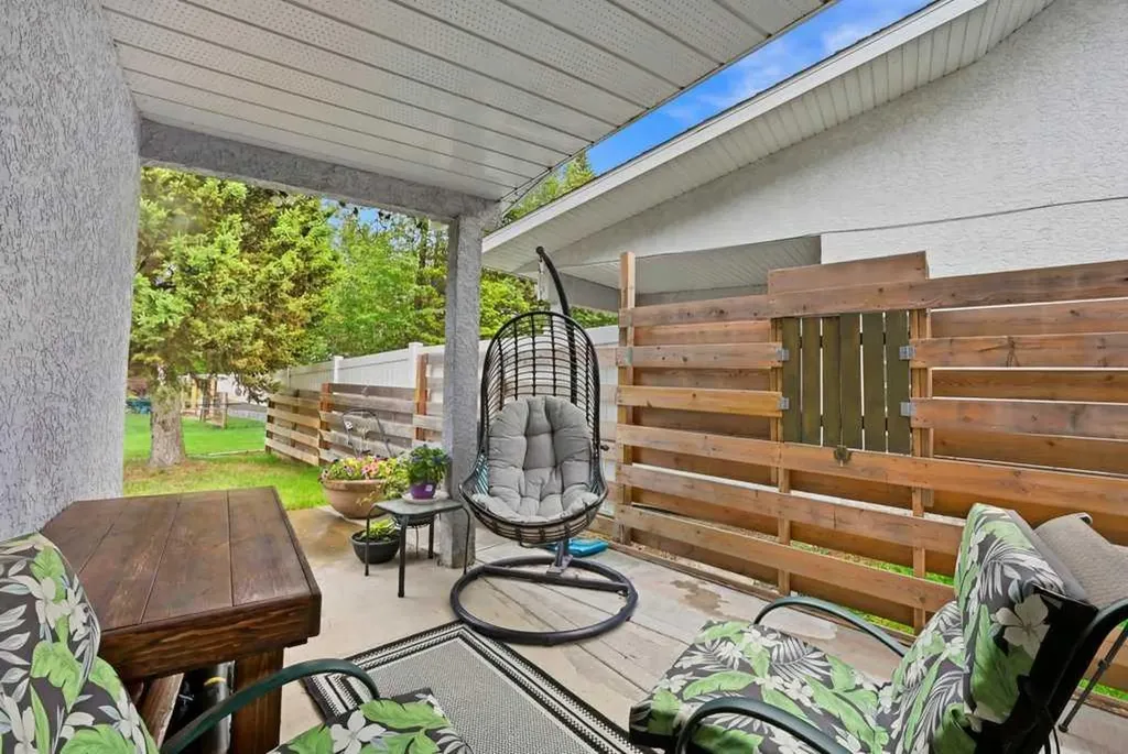 223B 3 Street SW Sundre AB T0M 1X0