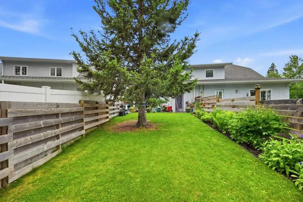 223B 3 Street SW Sundre AB T0M 1X0