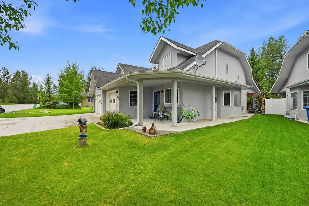 223B 3 Street SW Sundre AB T0M 1X0