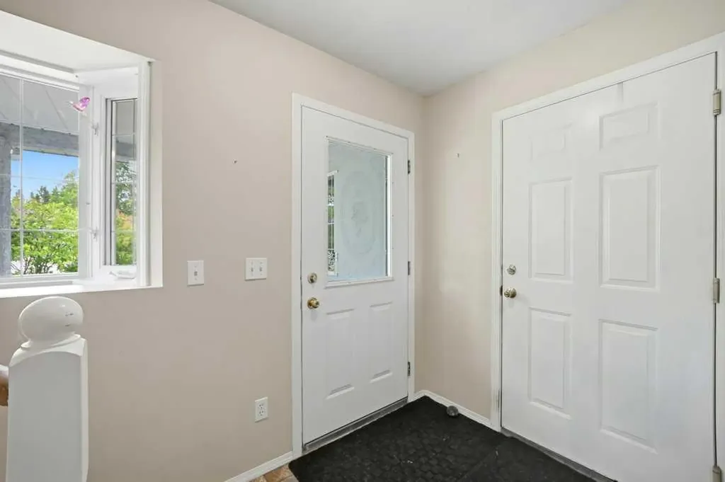 223B 3 Street SW Sundre AB T0M 1X0