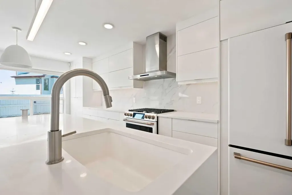 55 New Brighton Drive SE Calgary AB T2Z 4B2
