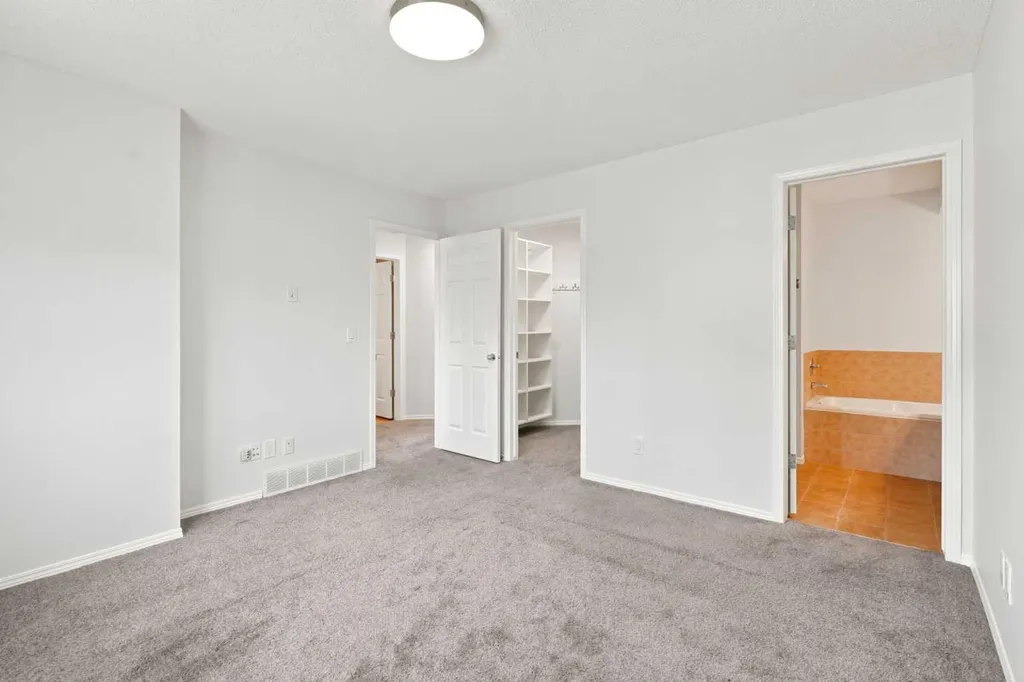 55 New Brighton Drive SE Calgary AB T2Z 4B2
