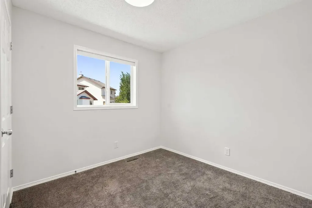 55 New Brighton Drive SE Calgary AB T2Z 4B2