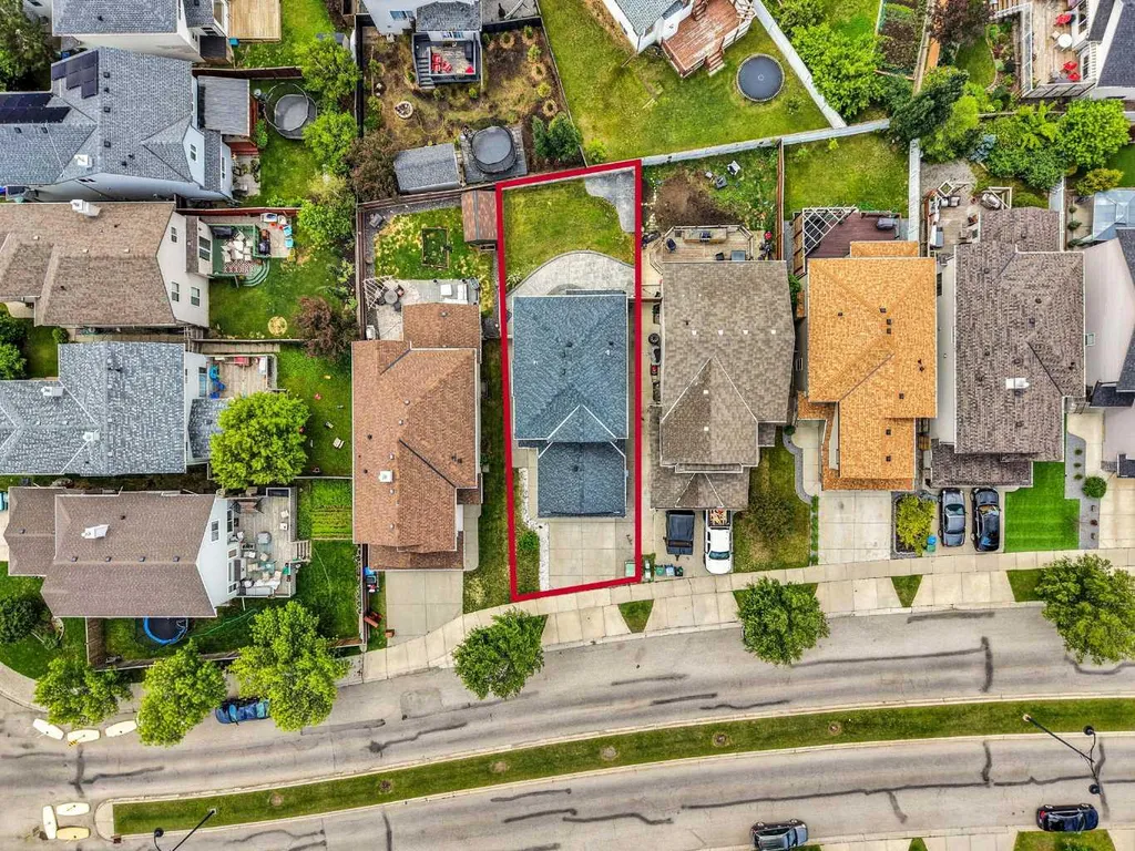 55 New Brighton Drive SE Calgary AB T2Z 4B2