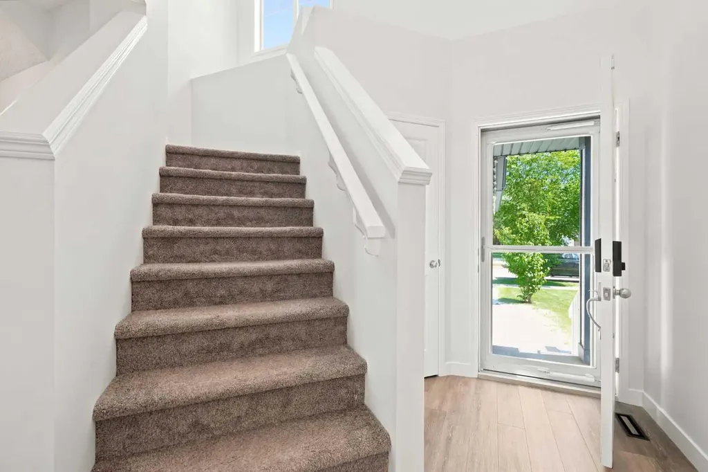 55 New Brighton Drive SE Calgary AB T2Z 4B2