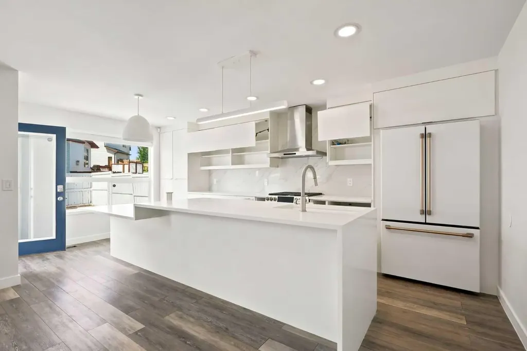 55 New Brighton Drive SE Calgary AB T2Z 4B2