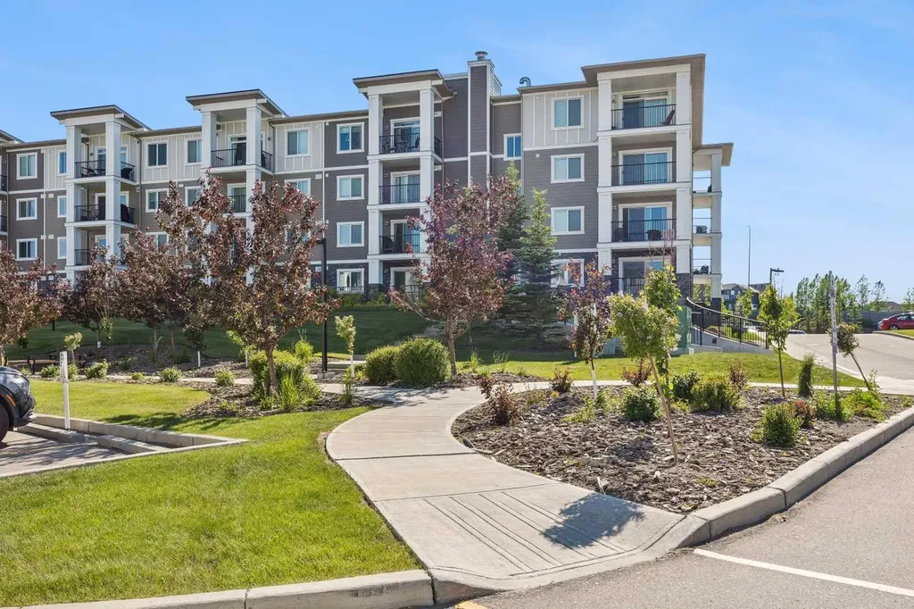 450 Sage Valley Drive NW Calgary AB T3R 0V5