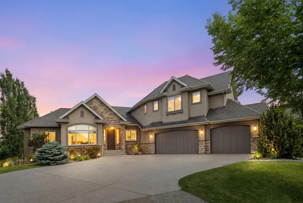 2 Heaver Gate Heritage Pointe AB T1S 4K1