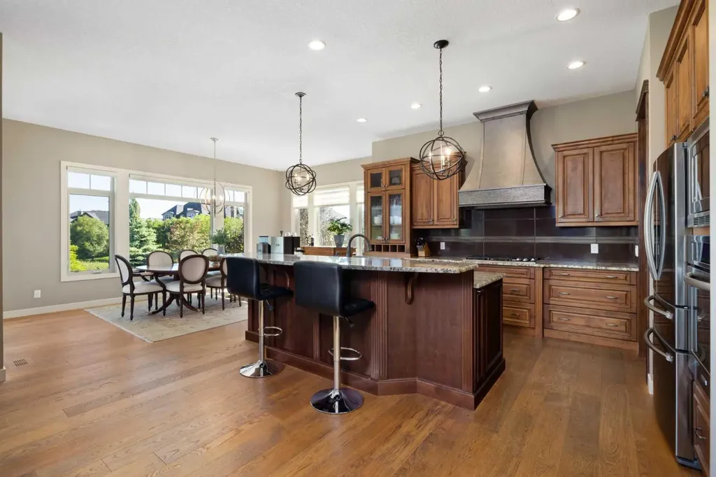 2 Heaver Gate Heritage Pointe AB T1S 4K1