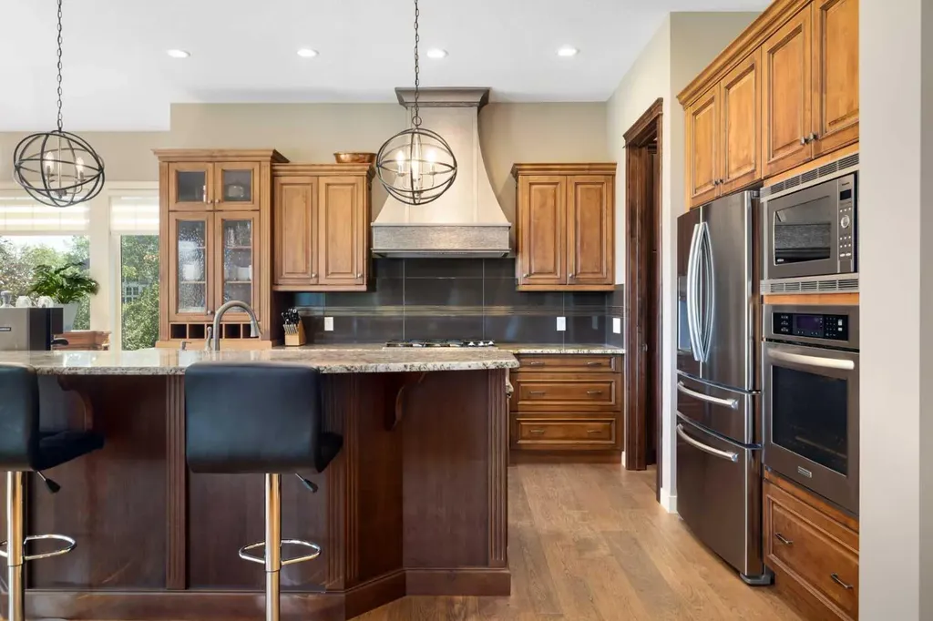2 Heaver Gate Heritage Pointe AB T1S 4K1