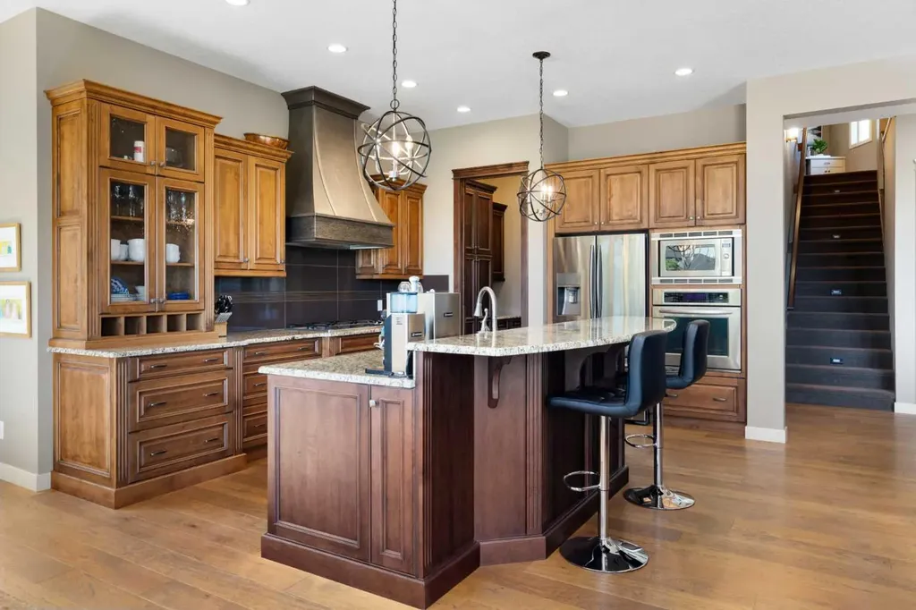 2 Heaver Gate Heritage Pointe AB T1S 4K1
