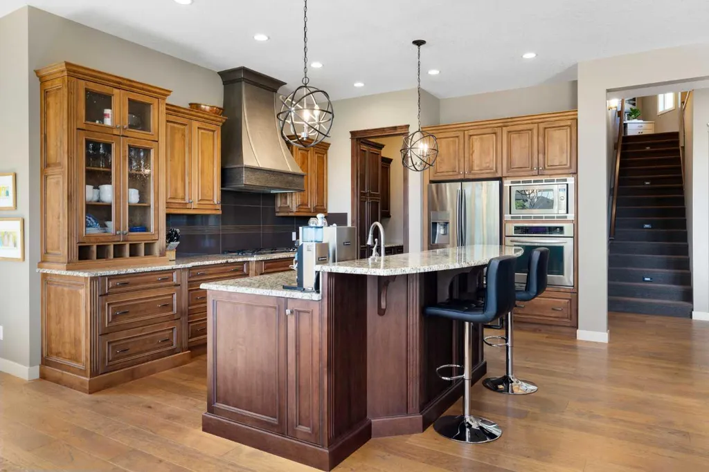 2 Heaver Gate Heritage Pointe AB T1S 4K1