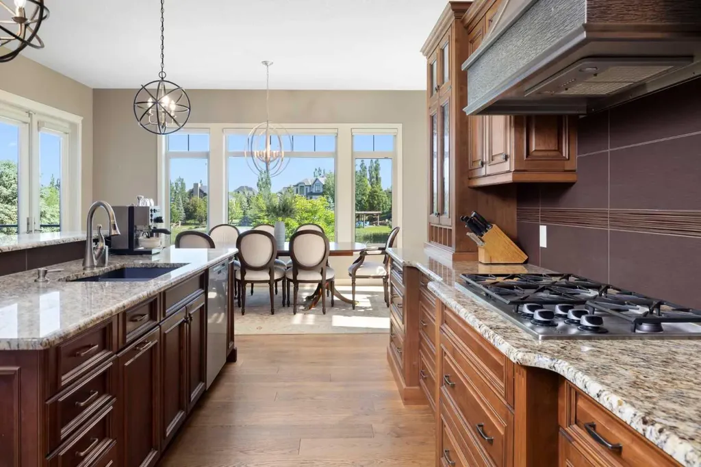 2 Heaver Gate Heritage Pointe AB T1S 4K1