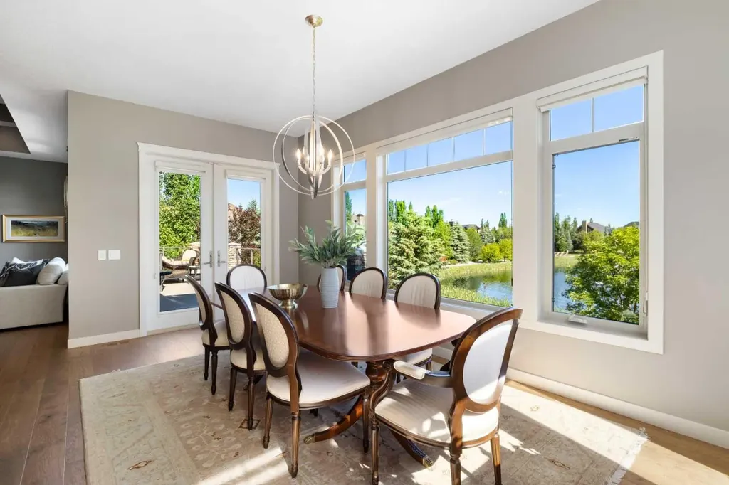 2 Heaver Gate Heritage Pointe AB T1S 4K1