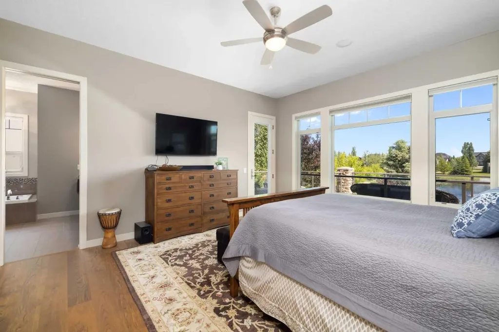 2 Heaver Gate Heritage Pointe AB T1S 4K1