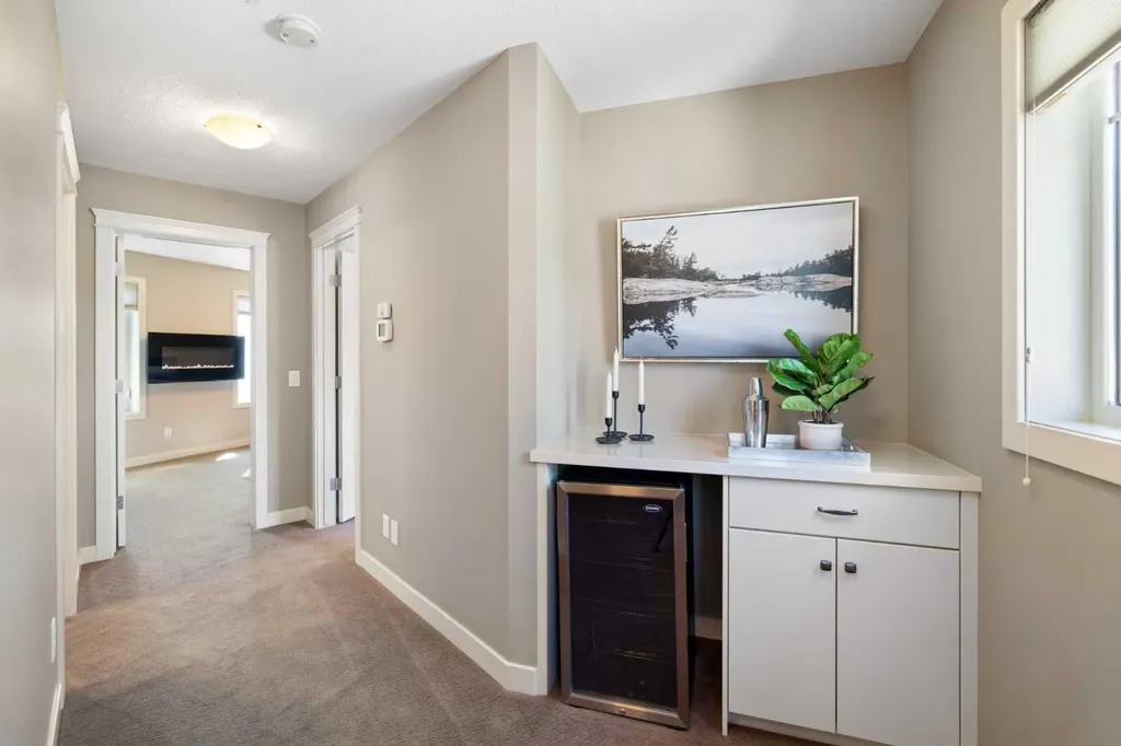 2 Heaver Gate Heritage Pointe AB T1S 4K1