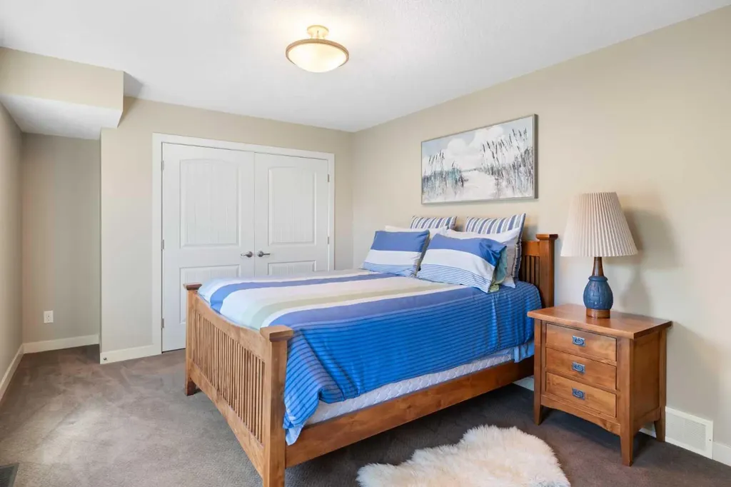 2 Heaver Gate Heritage Pointe AB T1S 4K1