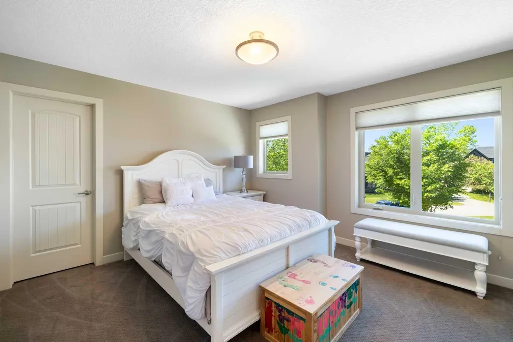 2 Heaver Gate Heritage Pointe AB T1S 4K1