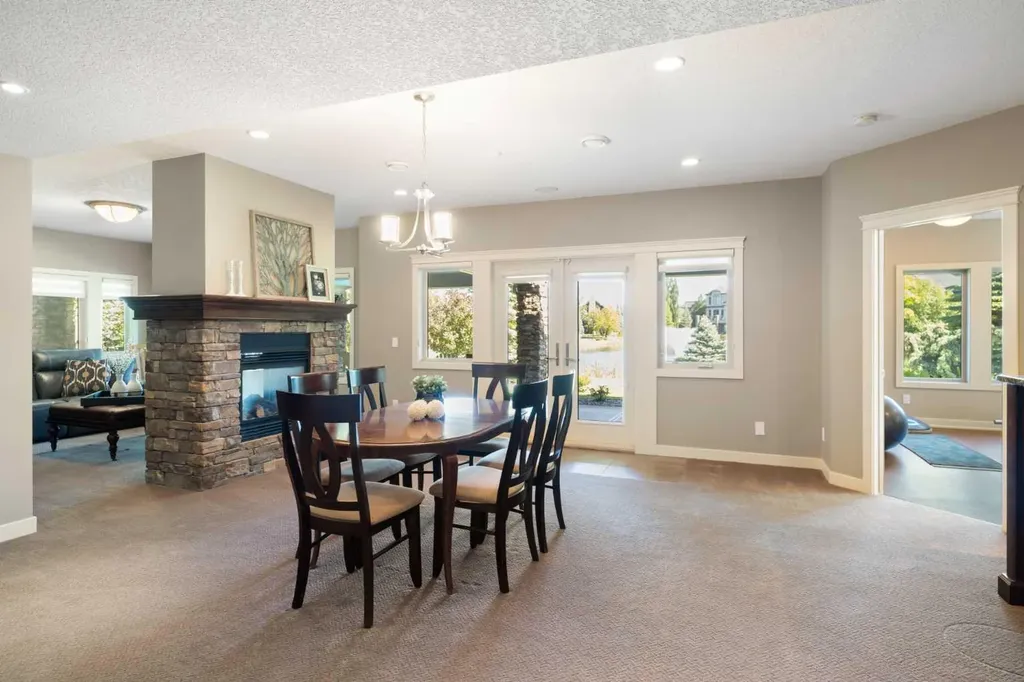 2 Heaver Gate Heritage Pointe AB T1S 4K1
