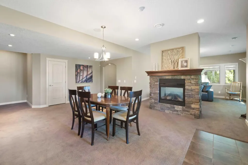 2 Heaver Gate Heritage Pointe AB T1S 4K1
