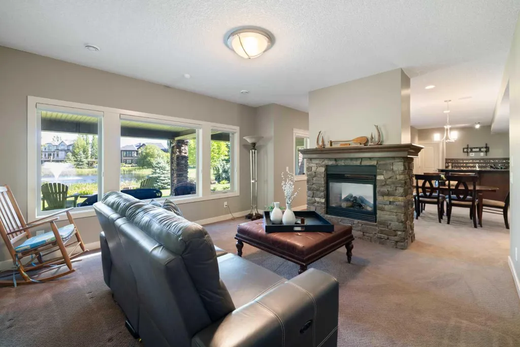 2 Heaver Gate Heritage Pointe AB T1S 4K1