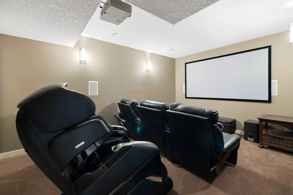 2 Heaver Gate Heritage Pointe AB T1S 4K1
