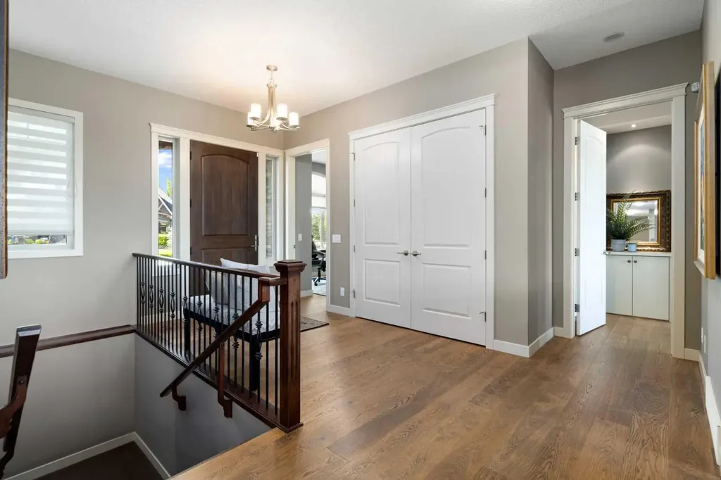 2 Heaver Gate Heritage Pointe AB T1S 4K1