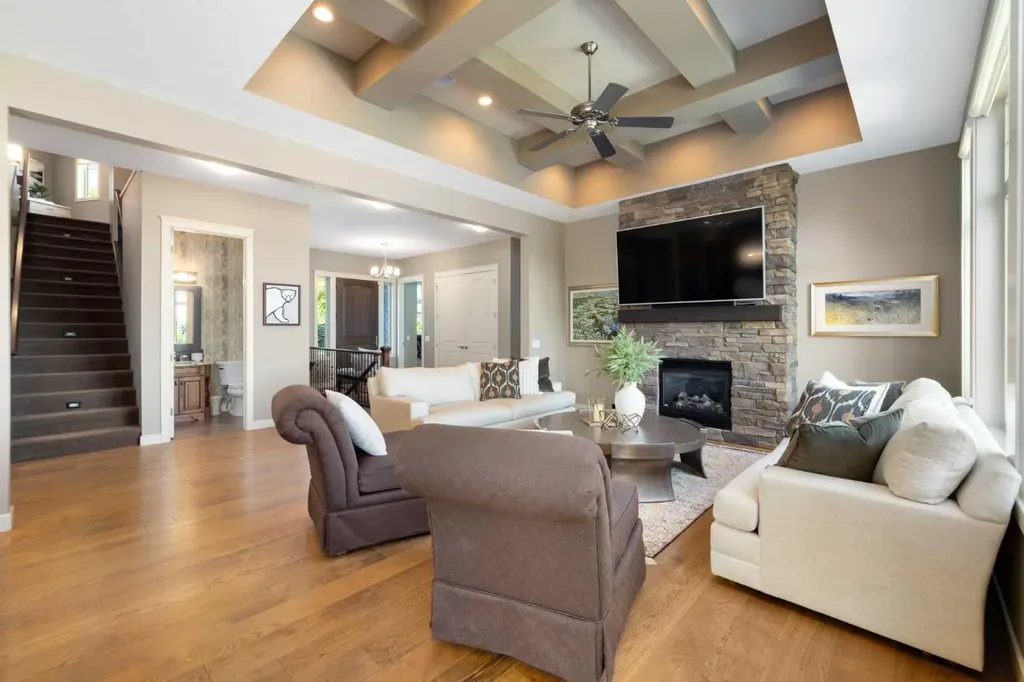 2 Heaver Gate Heritage Pointe AB T1S 4K1