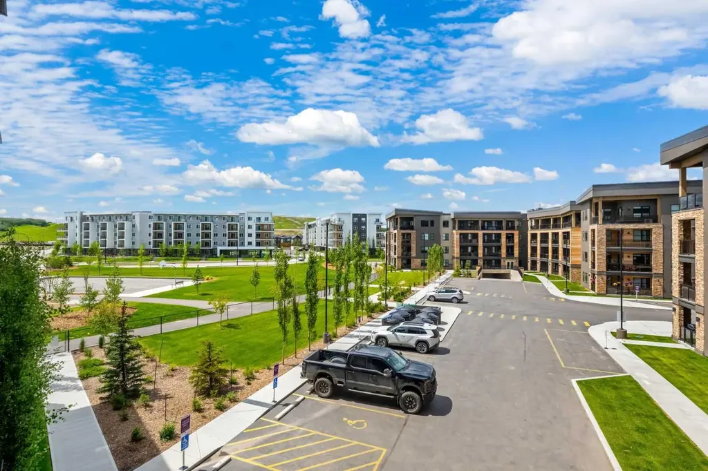 125 Wolf Hollow Crescent SE Calgary AB T2X 5W9