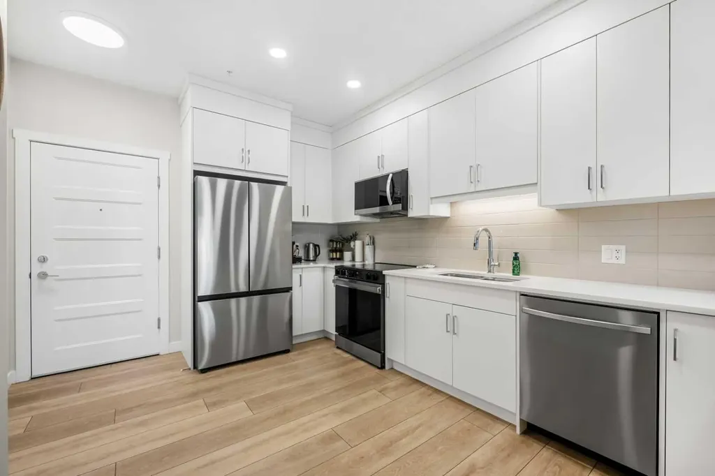 125 Wolf Hollow Crescent SE Calgary AB T2X 5W9