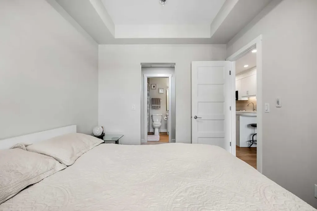 125 Wolf Hollow Crescent SE Calgary AB T2X 5W9