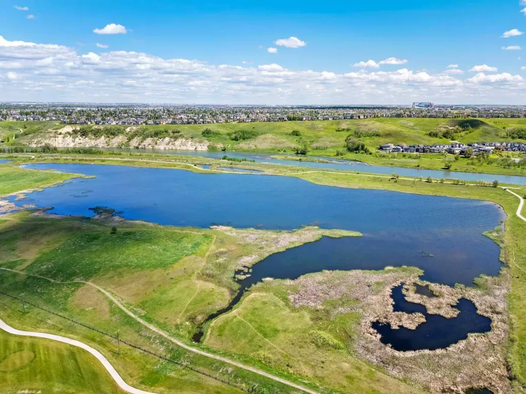 125 Wolf Hollow Crescent SE Calgary AB T2X 5W9
