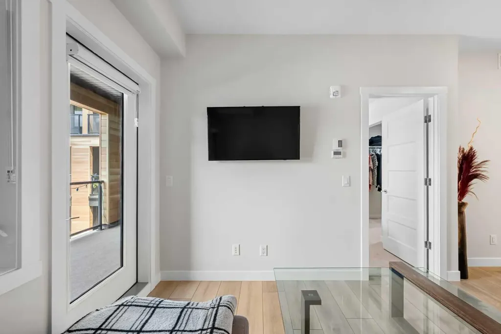 125 Wolf Hollow Crescent SE Calgary AB T2X 5W9