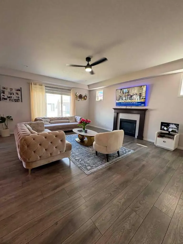 46 Cityside Gardens NE Calgary AB T3N 1J2
