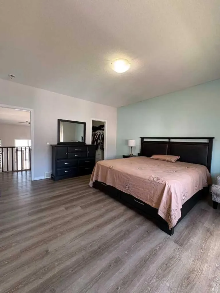 46 Cityside Gardens NE Calgary AB T3N 1J2