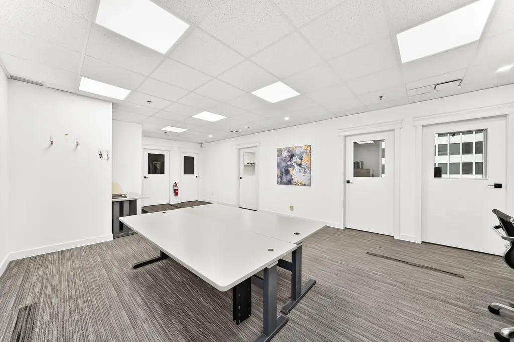 634 6 Avenue SW Calgary AB T2P2Y5