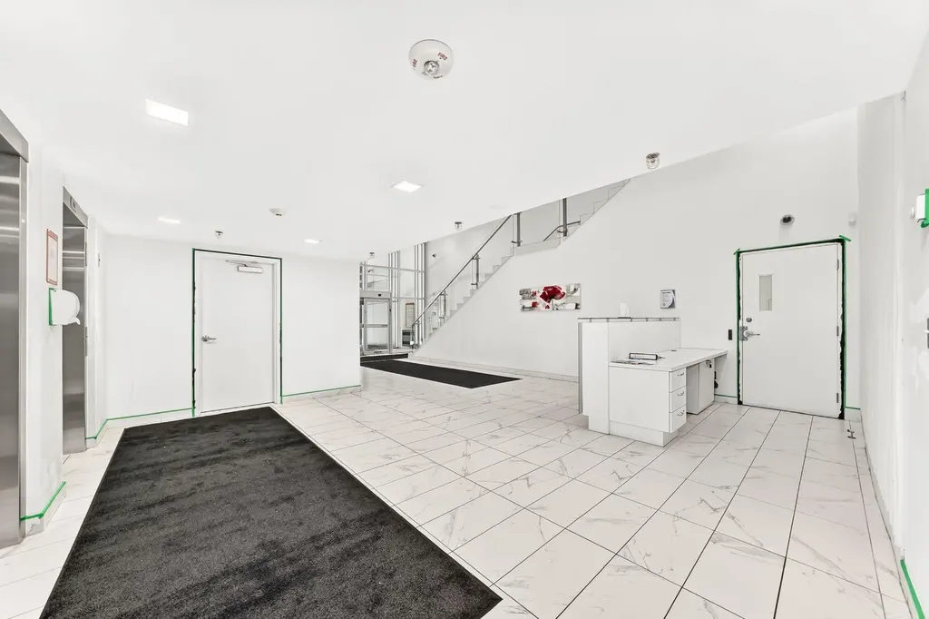 634 6 Avenue SW Calgary AB T2P2Y5