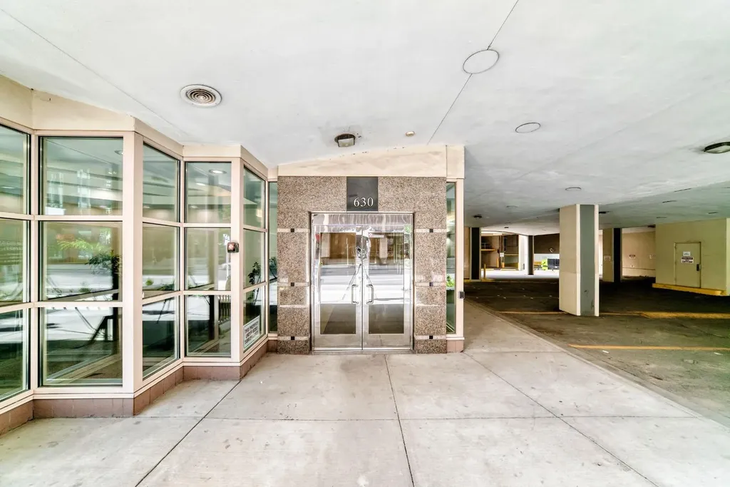 634 6 Avenue SW Calgary AB T2P2Y5