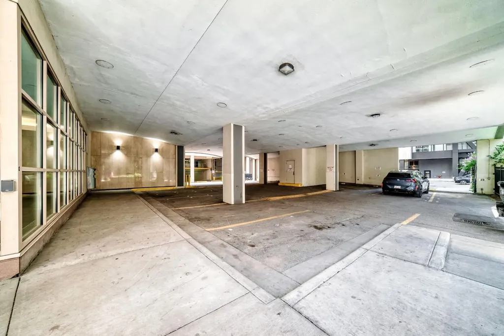 634 6 Avenue SW Calgary AB T2P2Y5