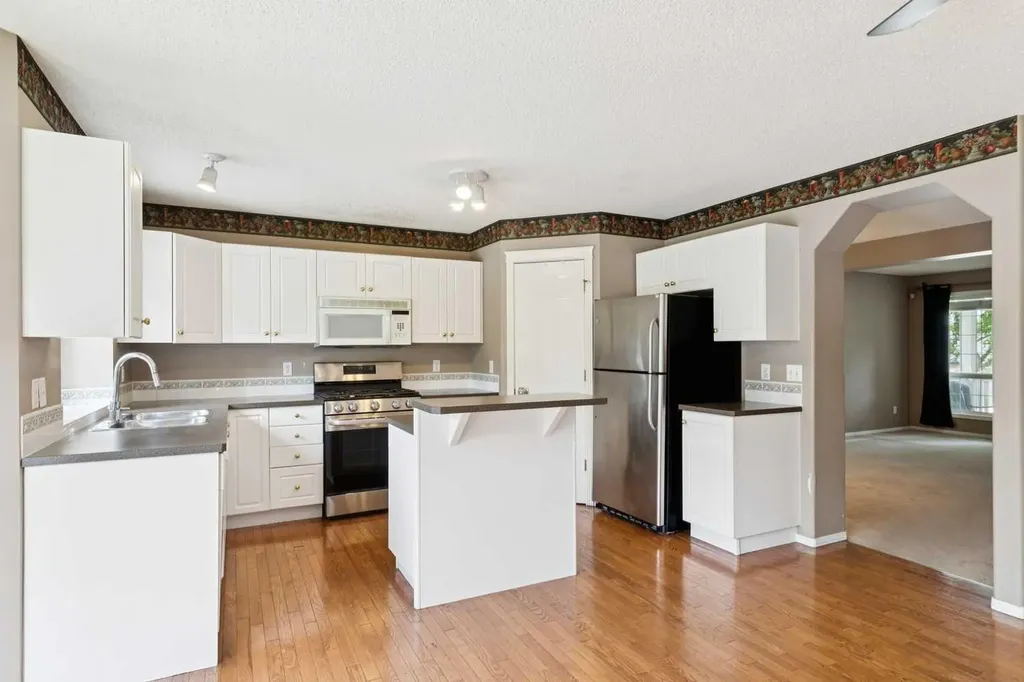 36 Valley Stream Close NW Calgary AB T3B 5V7